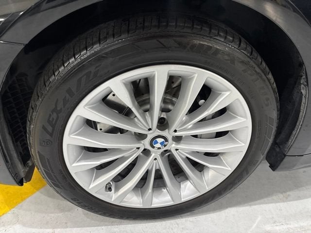 2021 BMW 530i 530i
