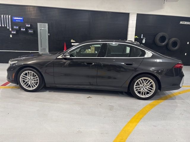 2025 BMW 5 Series 530i xDrive
