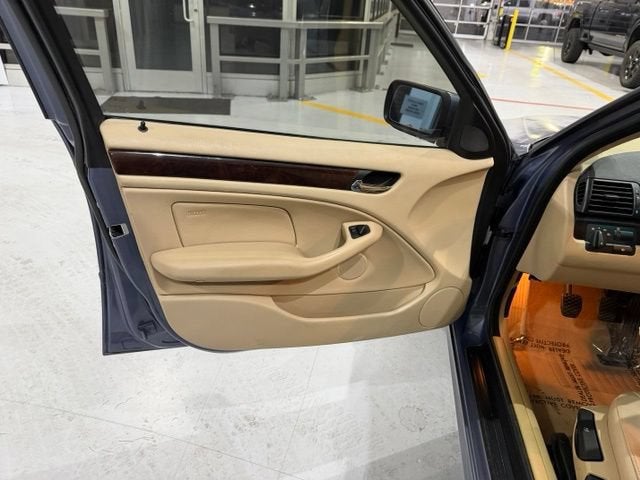 2005 BMW 3 Series 325xi