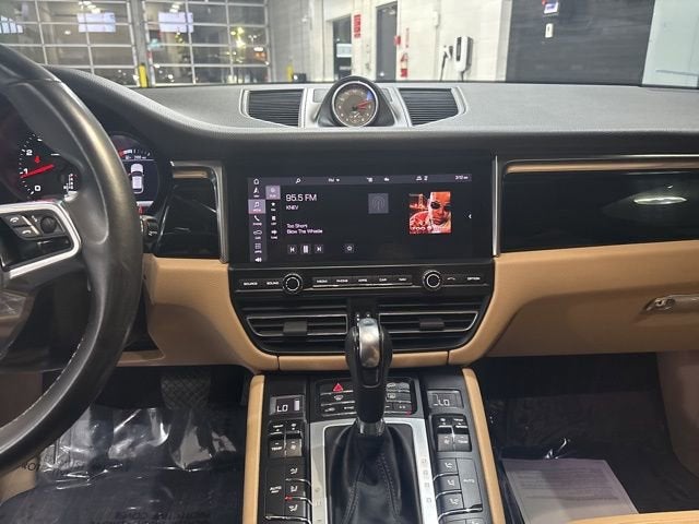 2021 Porsche Macan Base