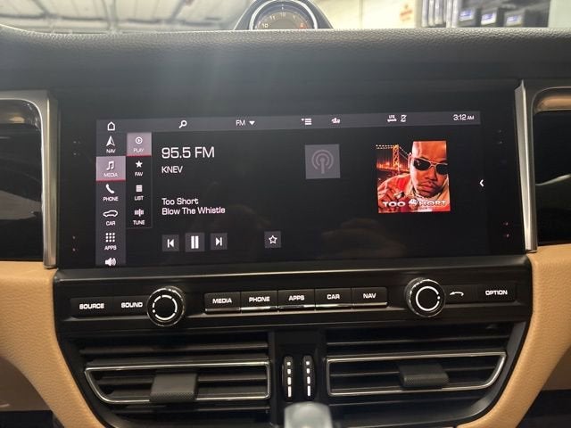 2021 Porsche Macan Base