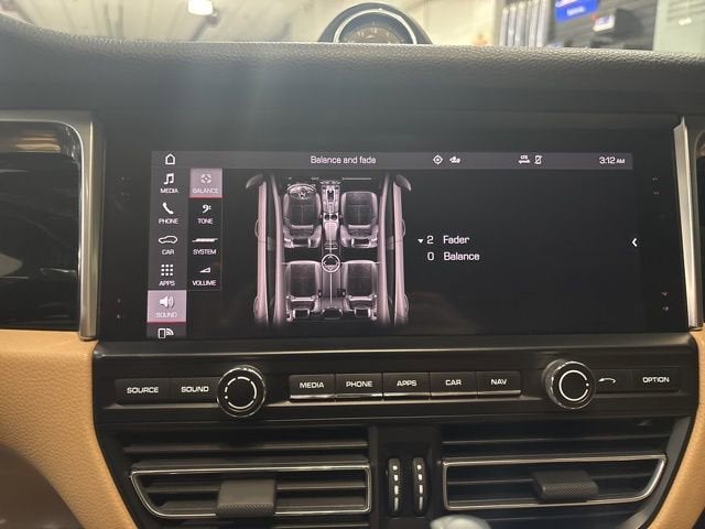 2021 Porsche Macan Base