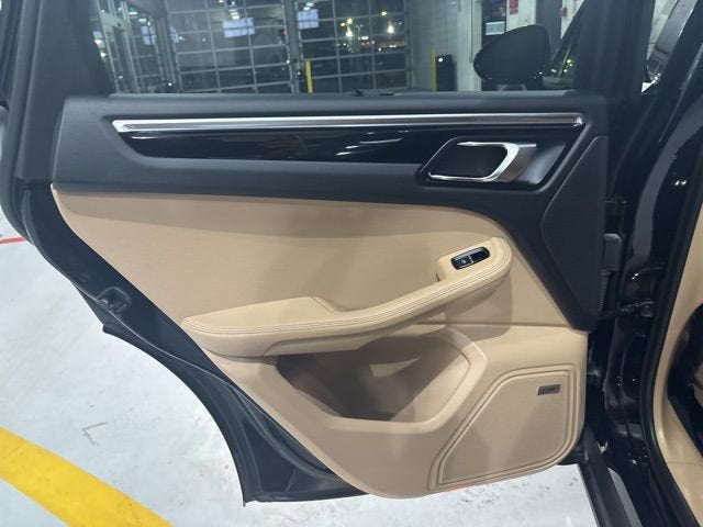 2021 Porsche Macan Base