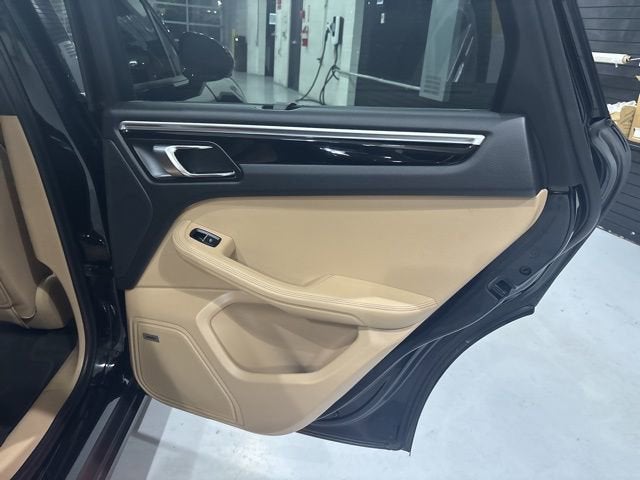 2021 Porsche Macan Base