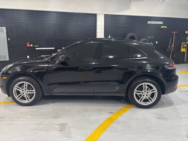 2021 Porsche Macan Base