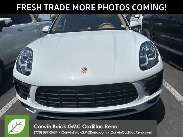 2017 Porsche Macan -'s photo