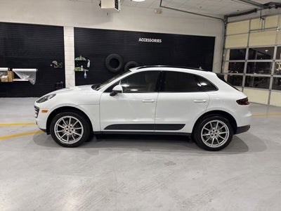 2017 Porsche Macan NA