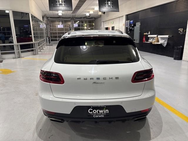 2017 Porsche Macan NA