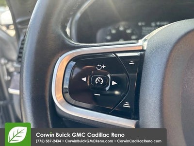 2017 Volvo XC90 T6 Momentum