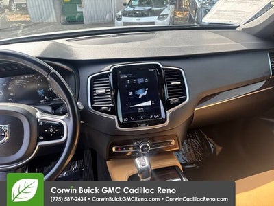 2017 Volvo XC90 T6 Momentum