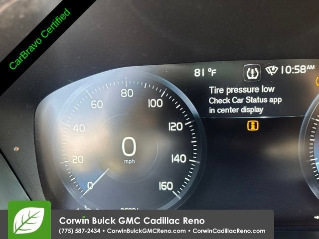 2017 Volvo XC90 T6 Momentum