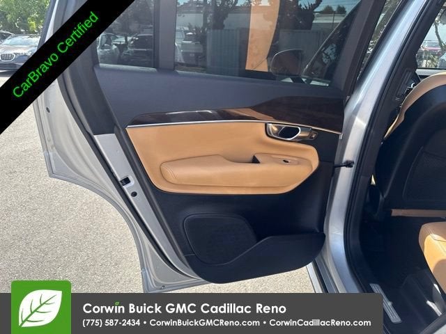 2017 Volvo XC90 T6 Momentum