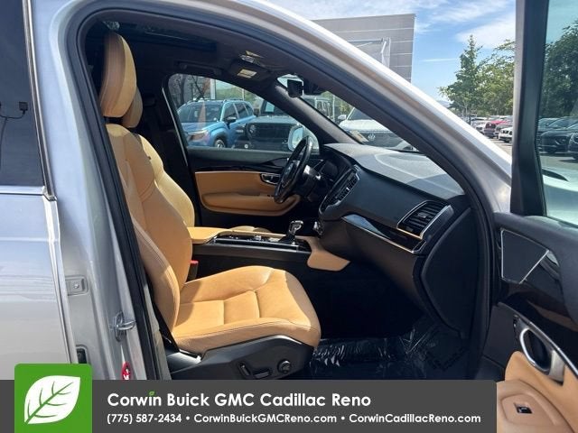 2017 Volvo XC90 T6 Momentum