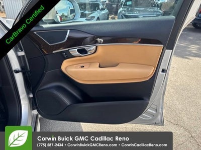 2017 Volvo XC90 T6 Momentum