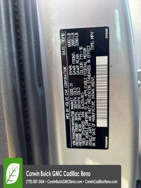 2017 Volvo XC90 T6 Momentum