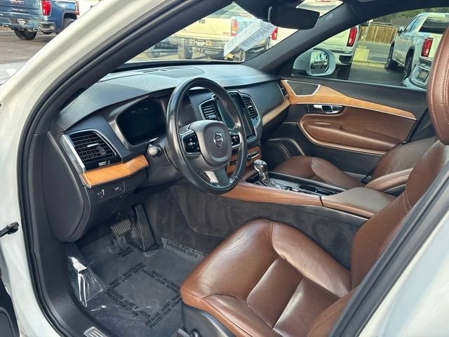 2021 Volvo XC90 T6 Momentum 7 Passenger