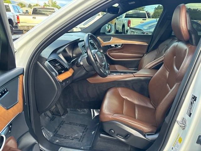 2021 Volvo XC90 T6 Momentum 7 Passenger