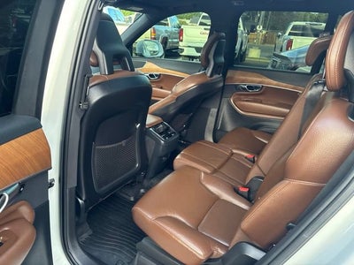 2021 Volvo XC90 T6 Momentum 7 Passenger