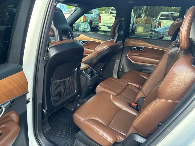 2021 Volvo XC90 T6 Momentum 7 Passenger