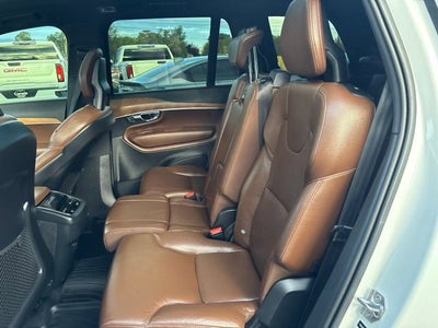 2021 Volvo XC90 T6 Momentum 7 Passenger