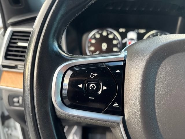 2021 Volvo XC90 T6 Momentum 7 Passenger