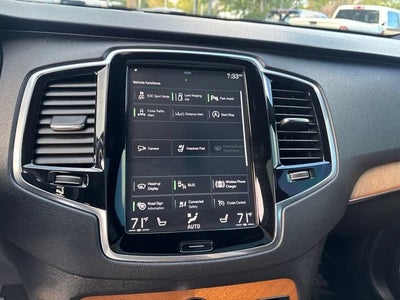 2021 Volvo XC90 T6 Momentum 7 Passenger