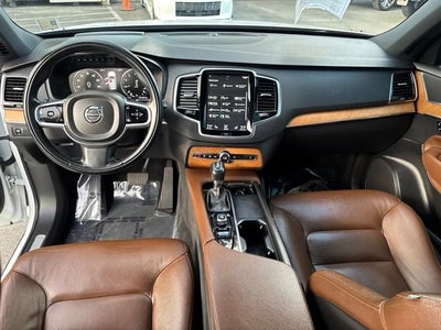 2021 Volvo XC90 T6 Momentum 7 Passenger