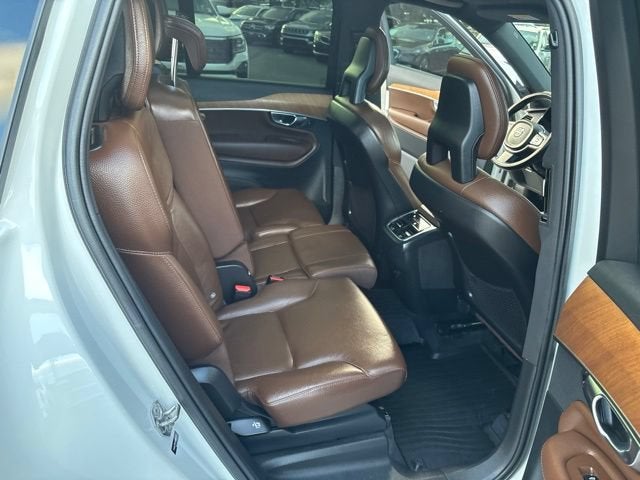 2021 Volvo XC90 T6 Momentum 7 Passenger