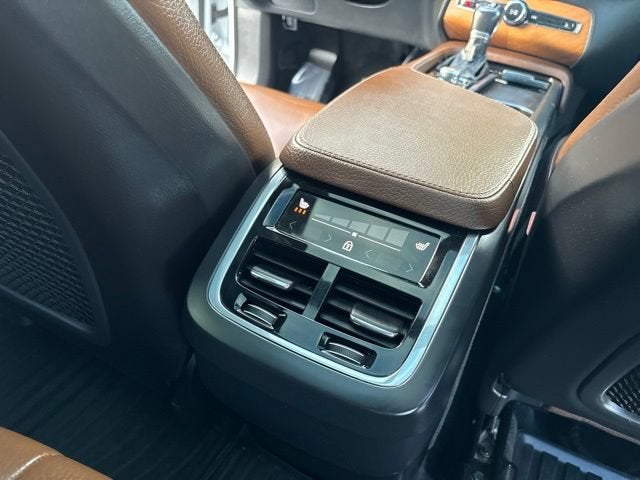2021 Volvo XC90 T6 Momentum 7 Passenger