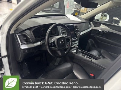 2017 Volvo XC90 T6 Momentum