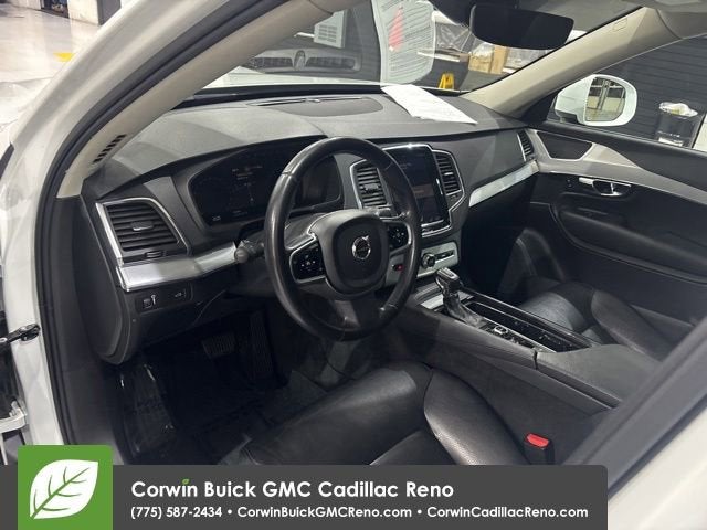 2017 Volvo XC90 T6 Momentum