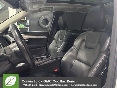 2017 Volvo XC90 T6 Momentum