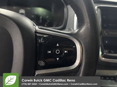 2017 Volvo XC90 T6 Momentum