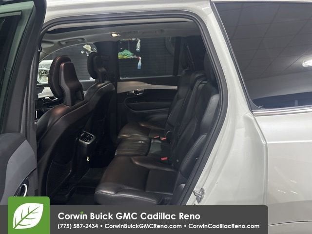 2017 Volvo XC90 T6 Momentum