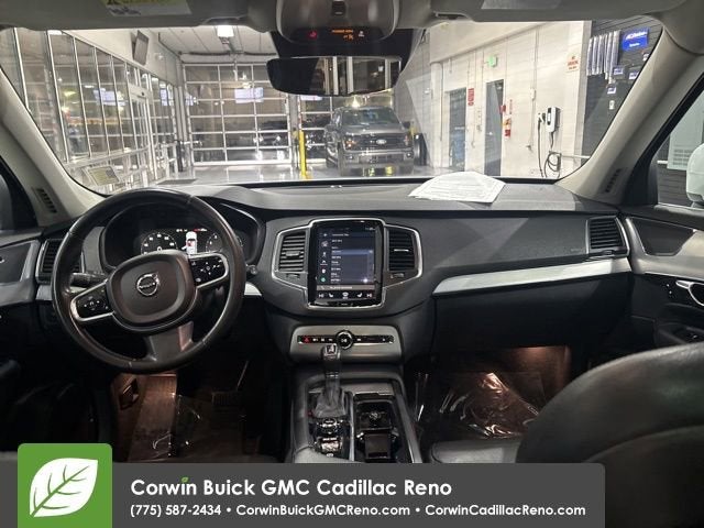 2017 Volvo XC90 T6 Momentum