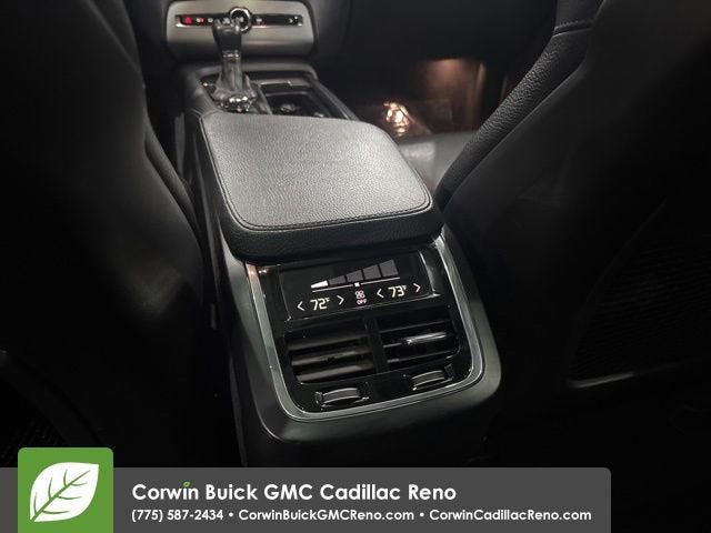 2017 Volvo XC90 T6 Momentum