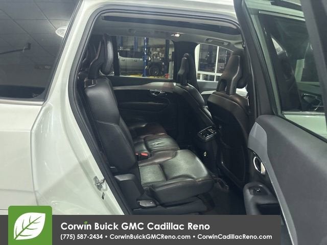 2017 Volvo XC90 T6 Momentum