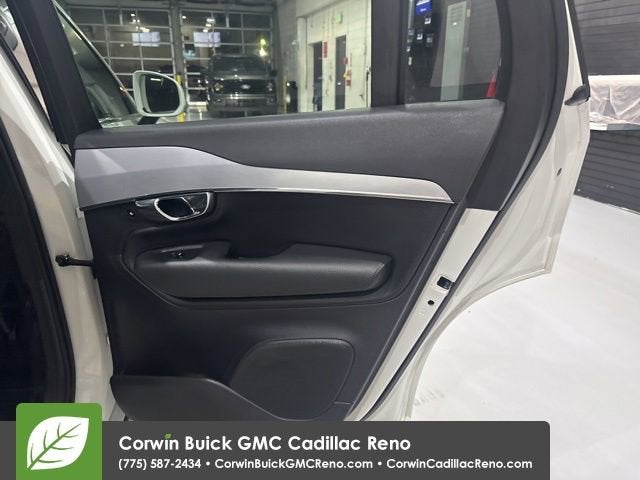 2017 Volvo XC90 T6 Momentum