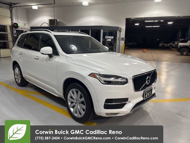 2017 Volvo XC90 T6 Momentum