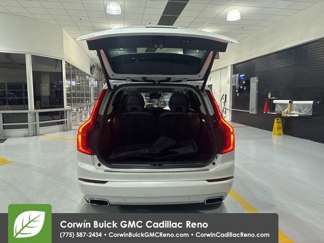 2017 Volvo XC90 T6 Momentum